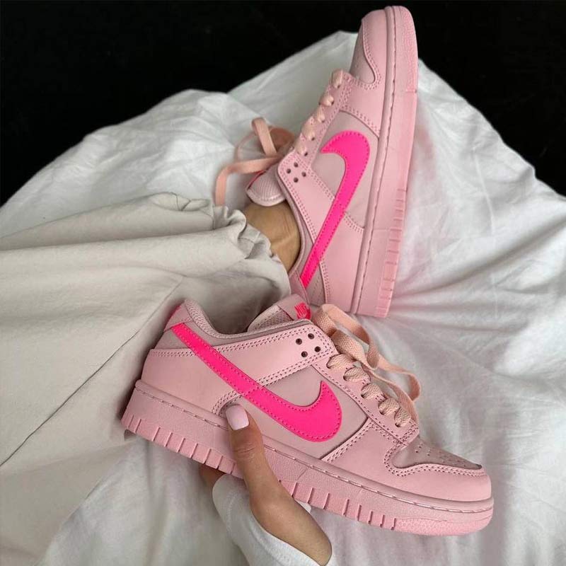 کفش کژوال نایک اس بی دانک صورتی Nike Sb Dunk Low Triple Pink