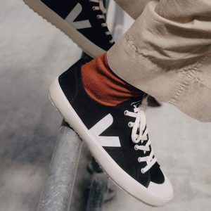 کفش کژوال وجا نوا مشکی ساق کوتاه Veja Nova Low Black