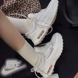 کتونی نایک ایرمکس بلیس سفید کرم قهوه ای Nike Air Max Bliss Phantom