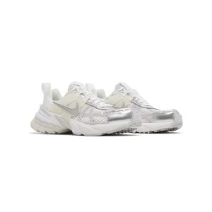 کتونی نایک راننیگ وی2کا سفید کرم نقره ای Nike V2K Run Metallic Silver