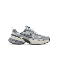 کتونی نایک راننیگ وی2کا طوسی نقره ای Nike V2K Run Pure Platinum Wolf Grey